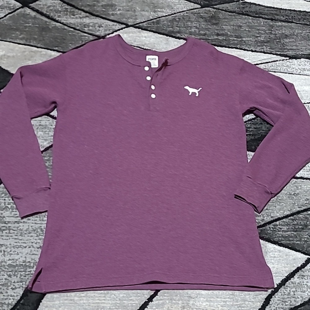 VS PINK 2018 CAMPUS FIT EMBROIDERED DOG LOGO LONG-SLEEVE THERMAL SHIRT